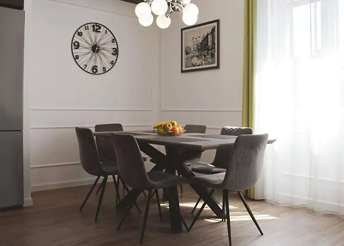 Peacock Apartman